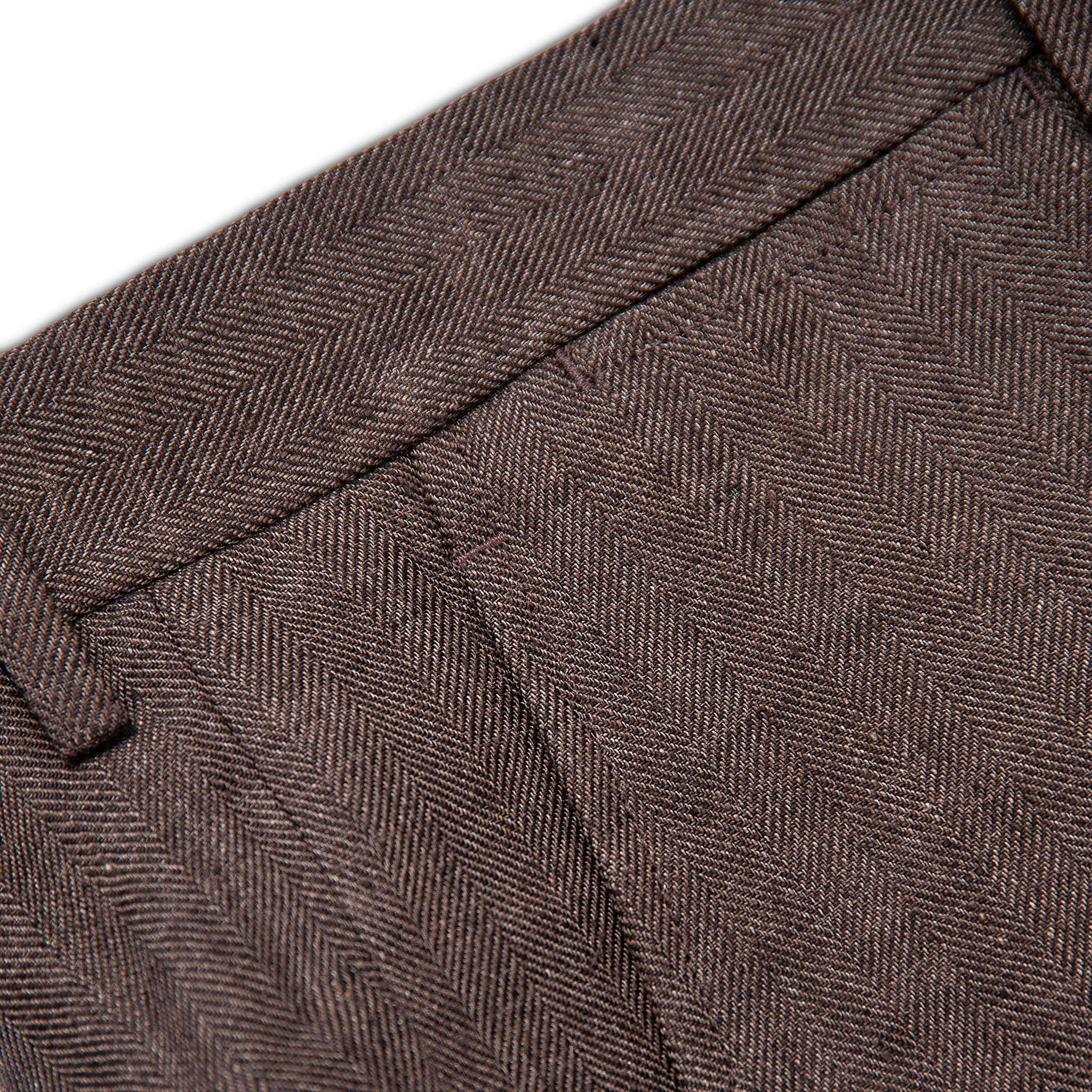 Flavien chino pants in eco herringbone (mountain brown)