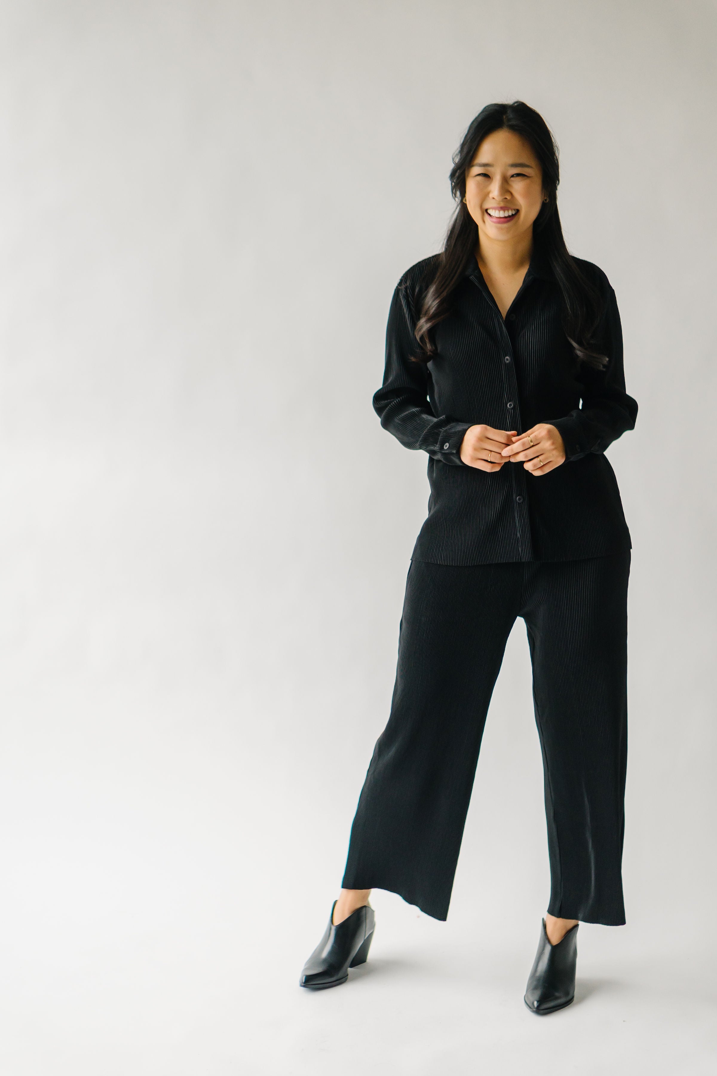 The Venus Crinkle Straight Leg Pants in Black